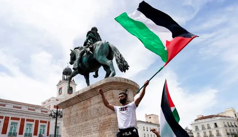 ইসরায়েলের ওপর পুরোপুরি অস্ত্র নিষেধাজ্ঞার অনুমোদন দিলো স্পেন