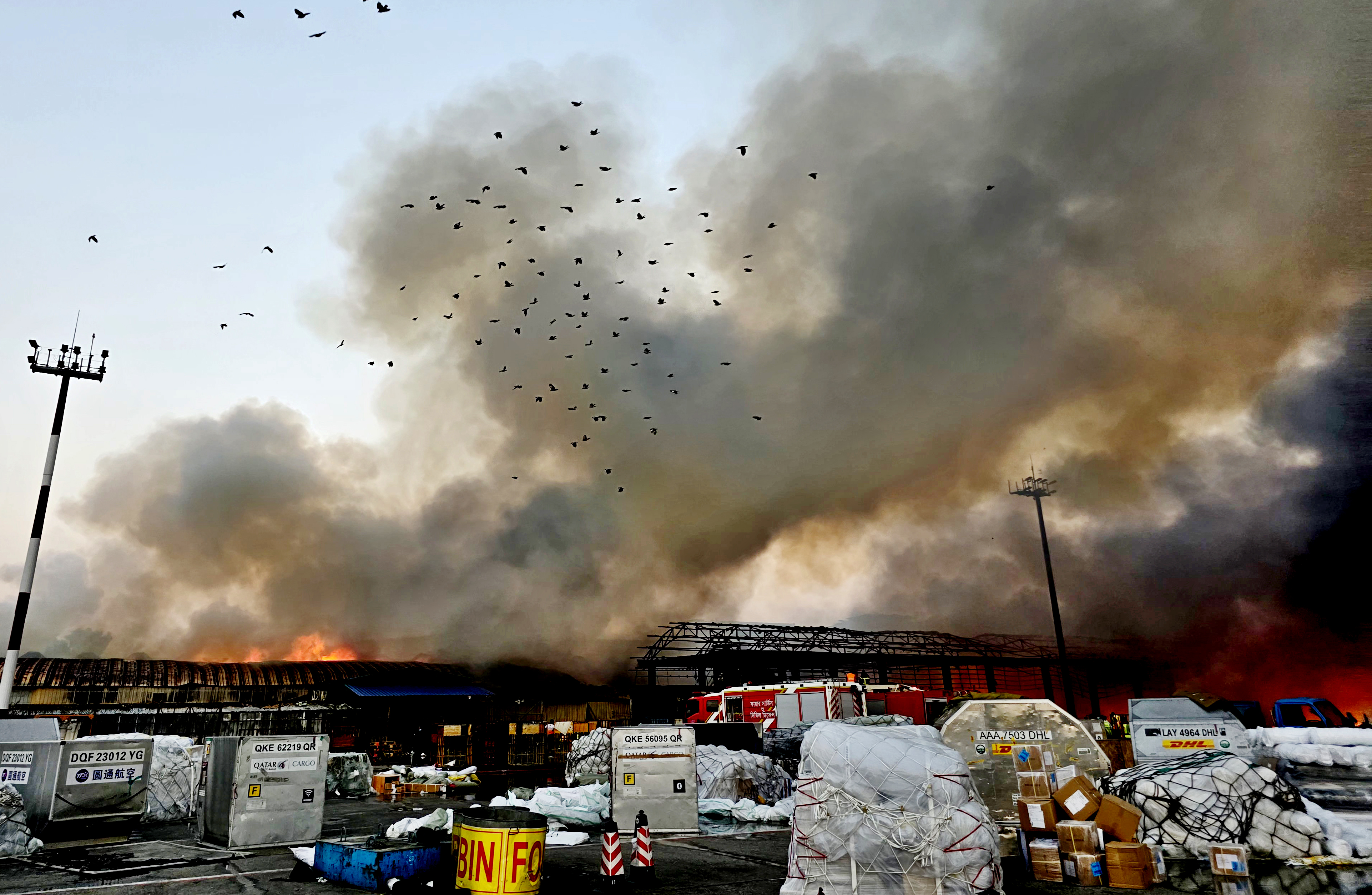 ছবিতে বিমানবন্দরের আগুন ও ক্ষয়ক্ষতি