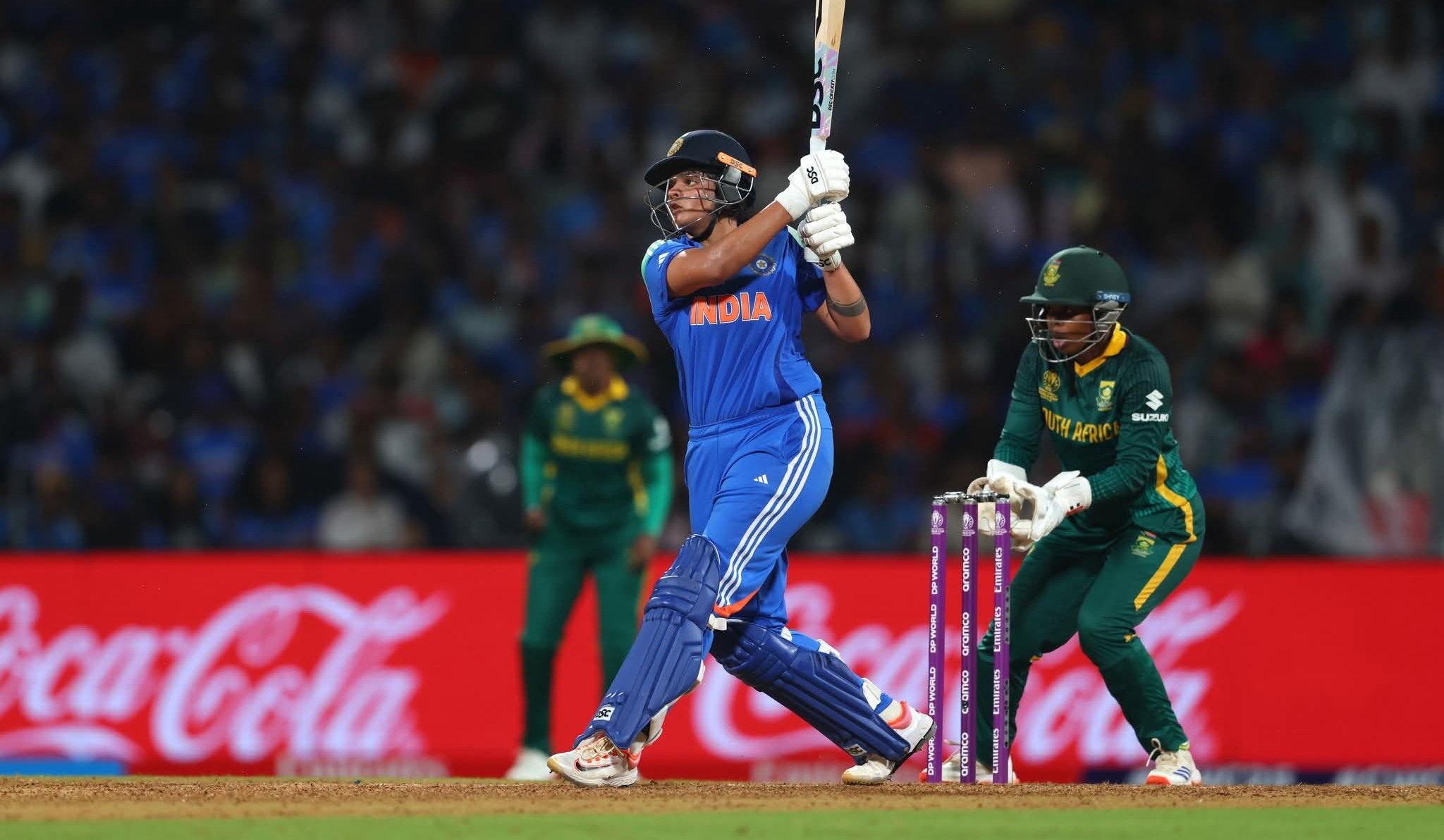 শেফালি-দীপ্তির ফিফটিতে ভারতের ২৯৮ রানের বড় পুঁজি