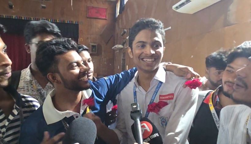 অবশেষে ঢাকা কলেজ ও আইডিয়াল কলেজ শিক্ষার্থীদের ‘শান্তি চুক্তি’