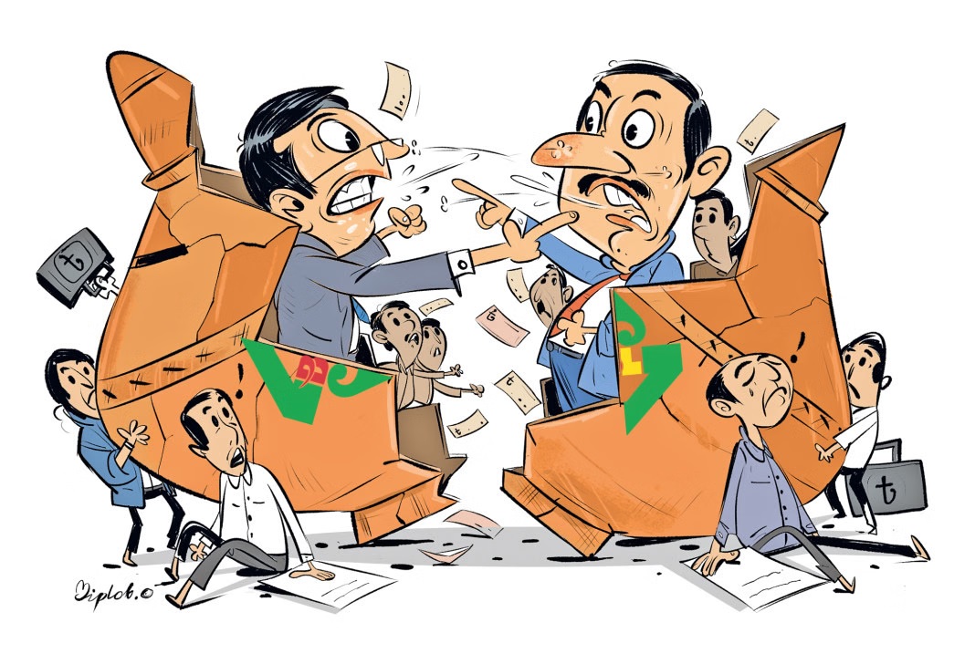 স্ট্যান্ডার্ড ব্যাংকে ৩০ ভাগই খেলাপি ঋণ, পিতা-পুত্র বিরোধে ভবিষ্যৎ অনিশ্চিত