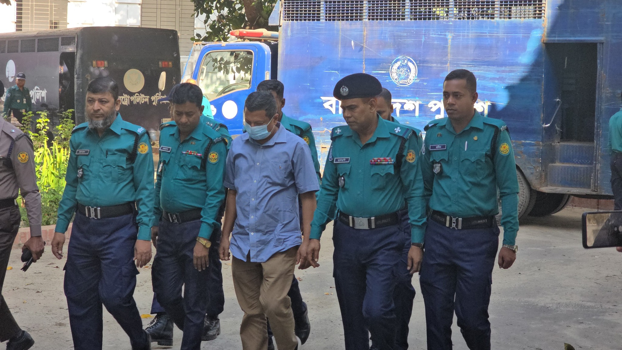 শেখ হাসিনার মামলার রায়: রাজসাক্ষী সাবেক আইজিপি মামুন ট্রাইব্যুনালে