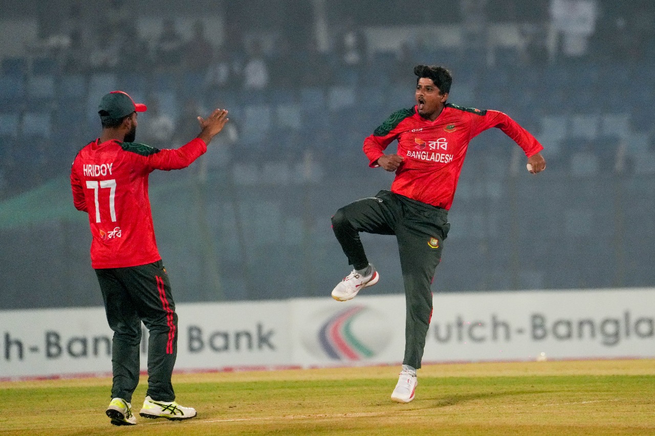 শেখ মেহেদীর দারুণ বোলিংয়ের পর বাংলাদেশের লক্ষ্য ১৭১