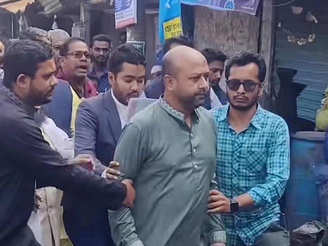 সেতু নির্মাণের উদ্বোধনী অনুষ্ঠানে আসাদুজ্জামান ফুয়াদকে হেনস্তা