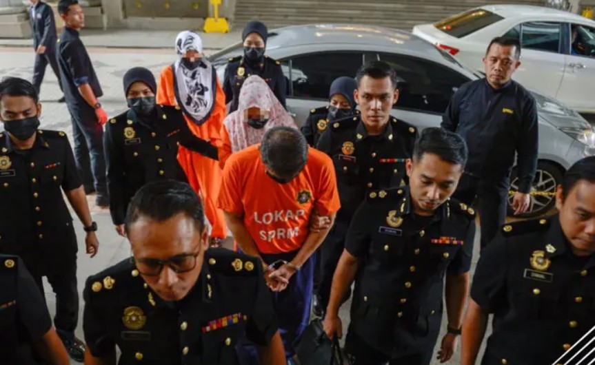 মালয়েশিয়ায় দুর্নীতির অভিযোগে ২ স্ত্রীসহ সাবেক সেনাপ্রধান আটক