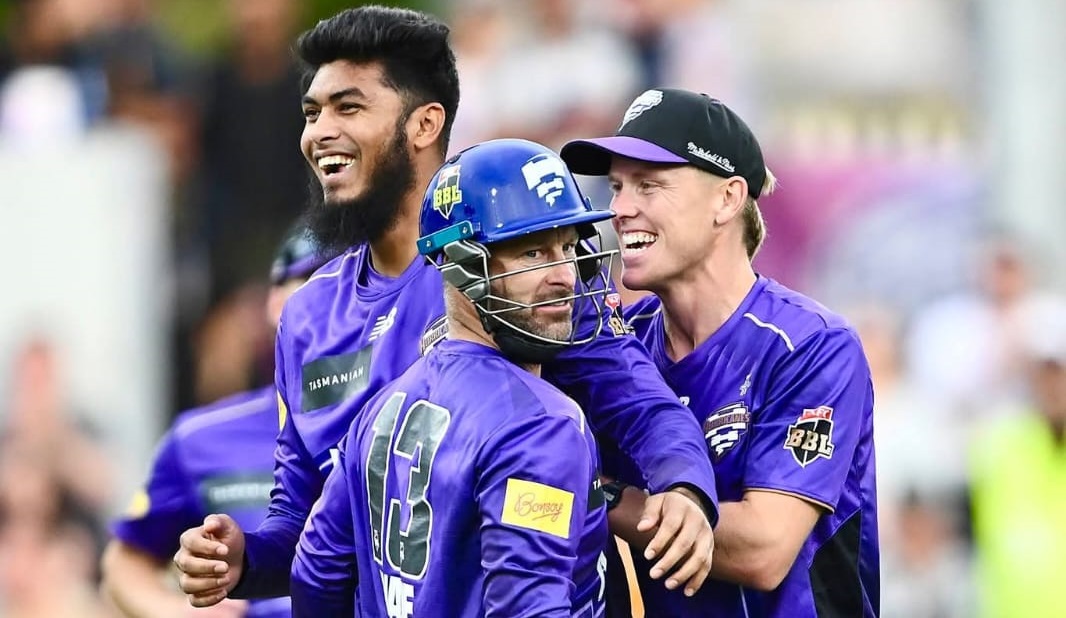 খরা কাটিয়ে বিগ ব্যাশে রিশাদের সেরা বোলিং