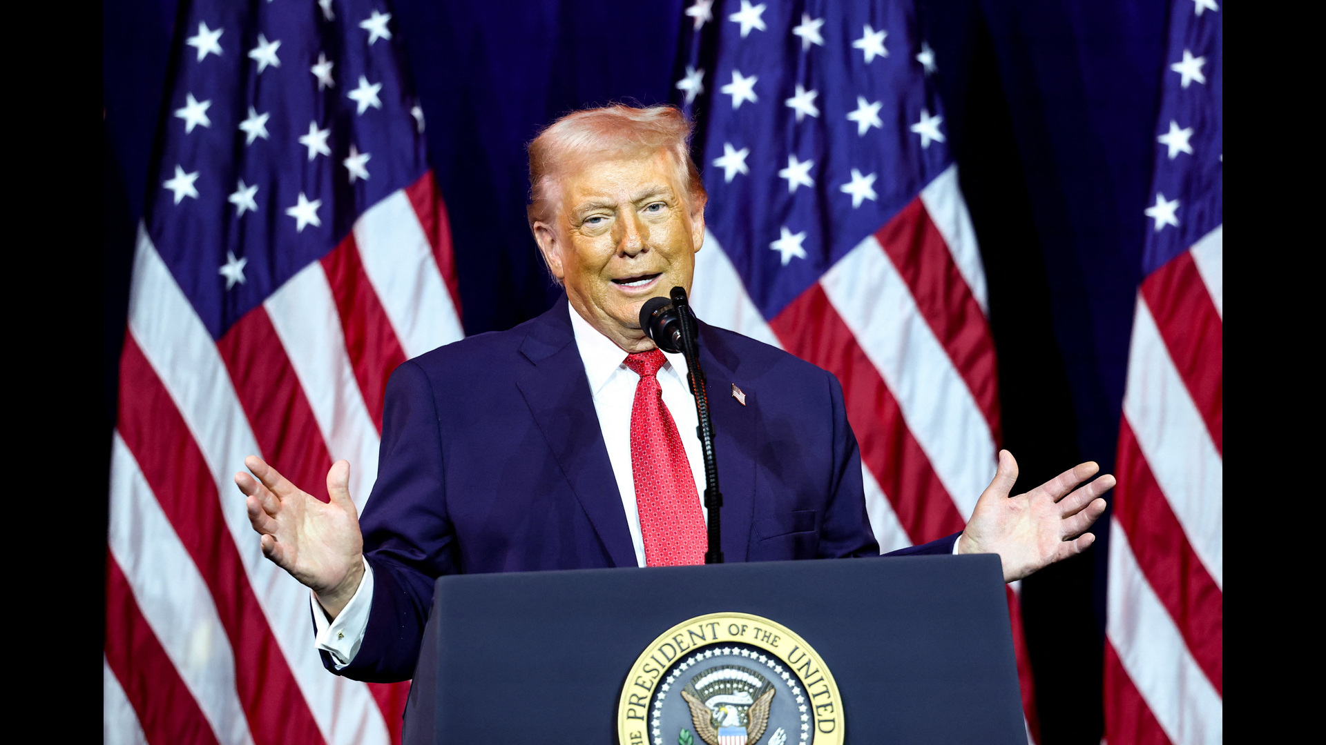 ইরান ‘রেড লাইন’ পার করলে শক্তিশালী সামরিক বিকল্প বিবেচনা করা হবে: ট্রাম্প