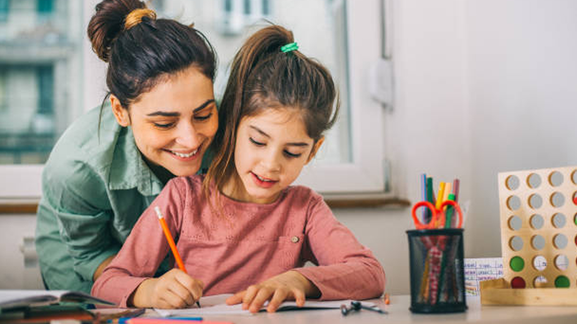 পড়ালেখায় সন্তানের আগ্রহ বাড়ানোর ১০ কৌশল