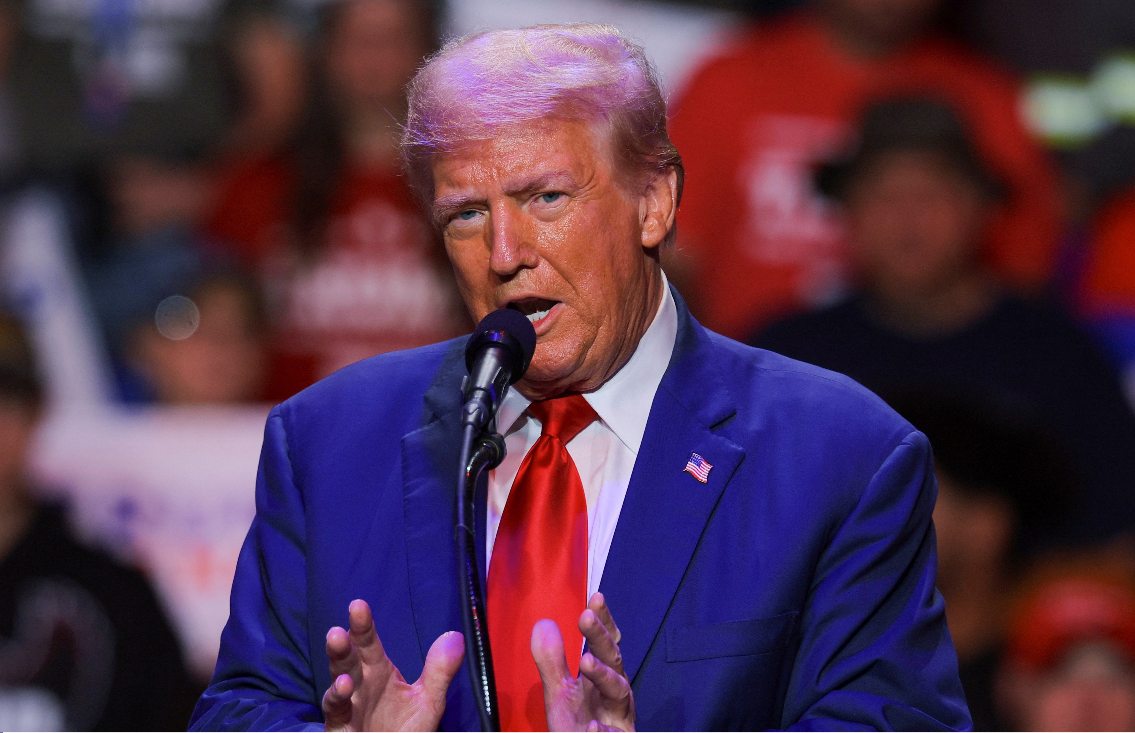 উত্তর ক্যারোলাইনায় ট্রাম্প। ছবি: রয়টার্স