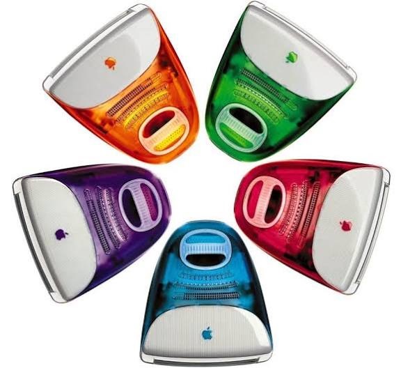 প্রথম প্রজন্মের আইম্যাক বিভিন্ন রঙে।