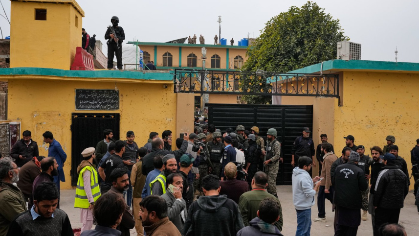 ইসলামাবাদে শিয়াদের ধর্মীয় সমাবেশস্থল ইমামবাড়ি খাদিজা আল-কুবরাতে বিস্ফোরণ। ছবি: সংগৃহীত