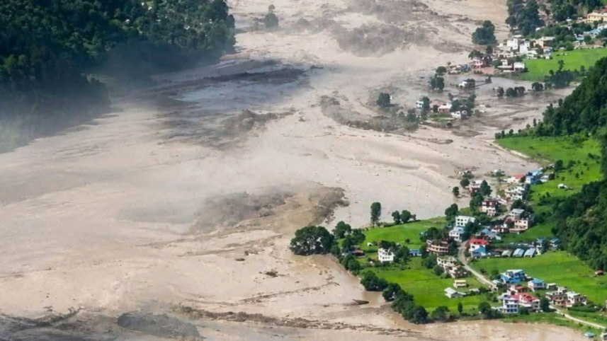 বন্যায় ভেসে যাওয়া রাসুয়া জেলার সোলে বাজার। ছবি: কাঠমুণ্ডু পোস্ট