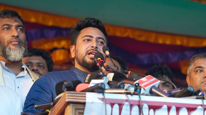 সমাবেশে বক্তব্য দিচ্ছেন এনসিপির আহ্বায়ক ও বিরোধীদলীয় চিফ হুইপ নাহিদ ইসলাম। ছবি: সংগৃহীত