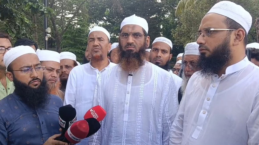 বক্তব্য দিচ্ছেন বাংলাদেশ খেলাফত মজলিসের আমির মামুনুল হক। ছবি: সংগৃহীত