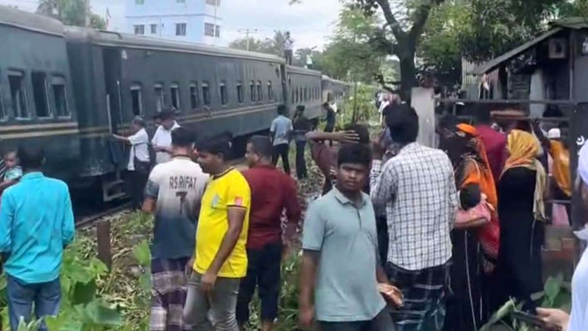 ট্রেন লাইনচ্যুত