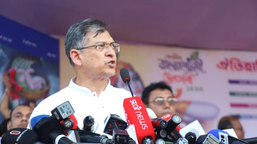 অনুষ্ঠানে বক্তব্য দিচ্ছেন স্বরাষ্ট্রমন্ত্রী সালাহউদ্দিন আহমদ। ছবি: বাসস