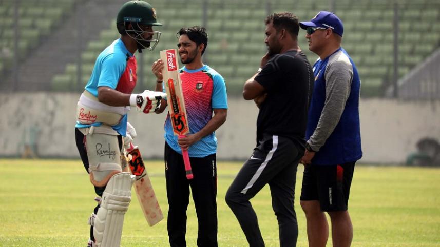 Tamim Iqbal, Mominul Haque, Russell Domingo, Mohammad Salauddin