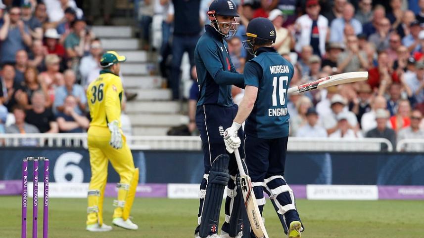2018-06-19T163339Z_1566652235_RC14736B4DB0_RTRMADP_3_CRICKET-ODI-ENG-AUS.JPG