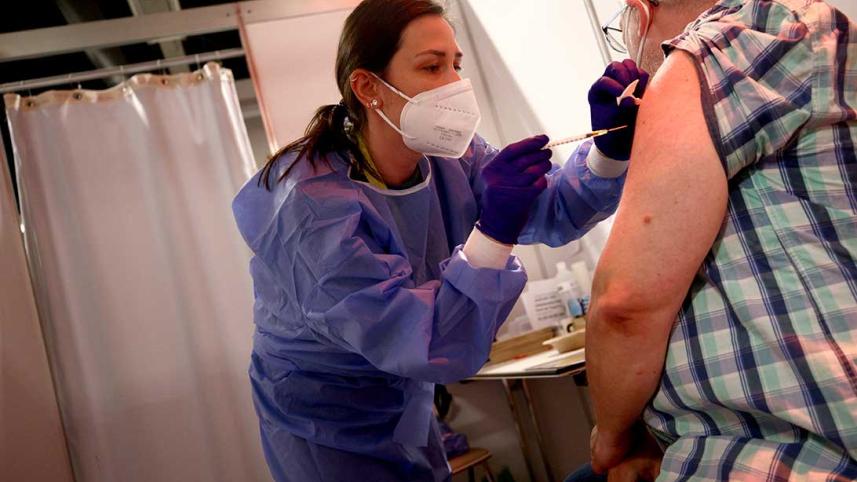 2021-04-22T182913Z_500630841_RC261N964IPX_RTRMADP_3_HEALTH-CORONAVIRUS-VACCINE-AUSTRIA.jpg