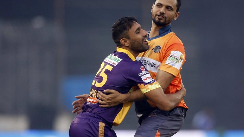 Mashrafe Mortaza and Robi Bopara