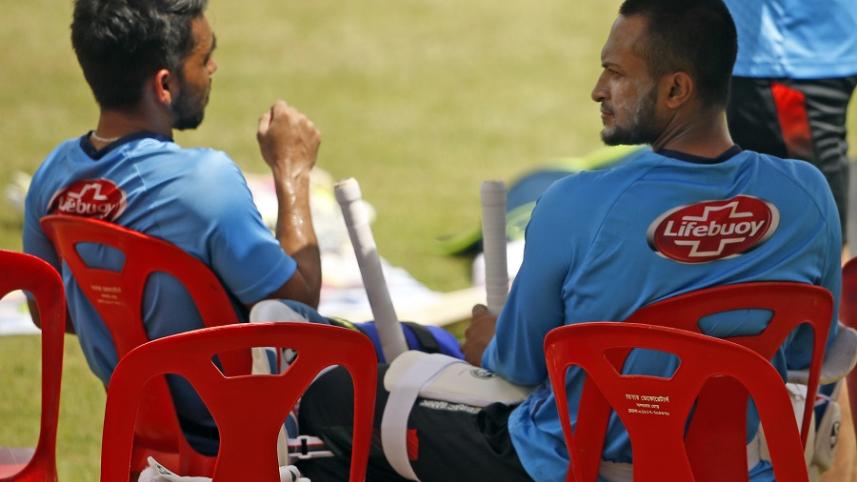 Shakib Al Hasan & Mominul Haque