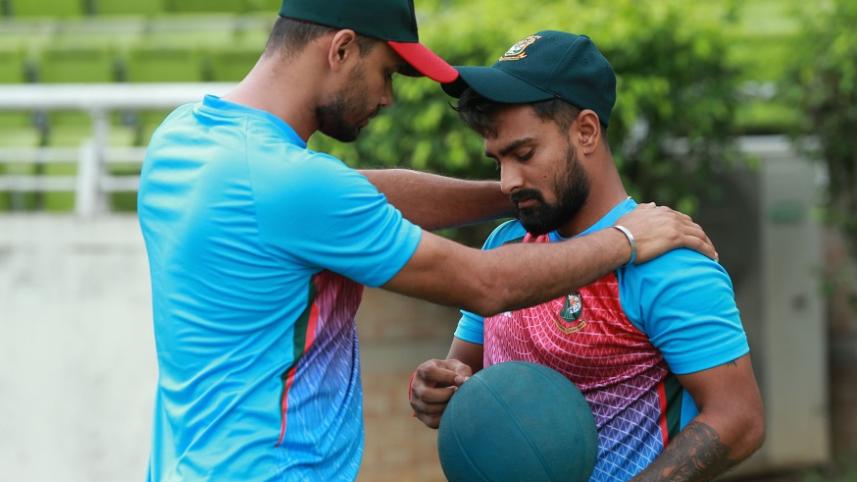 Liton Das-Mashrafee Mortaza 