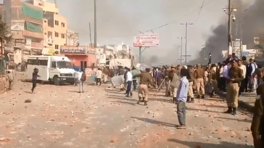 delhi_clash_ndtv.jpg