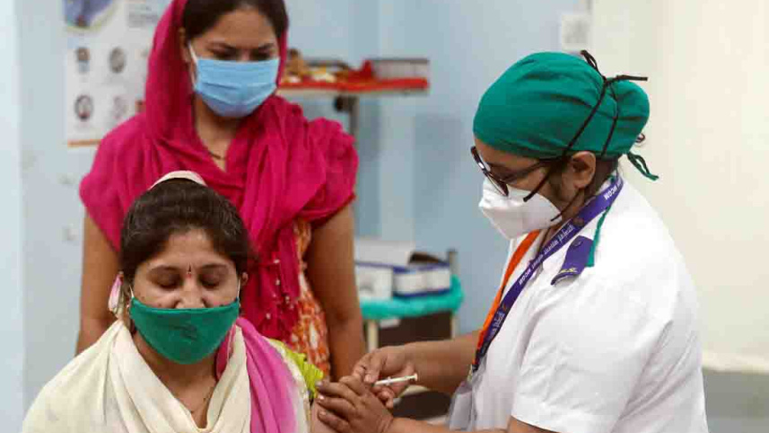 Mumbai vaccination.jpg