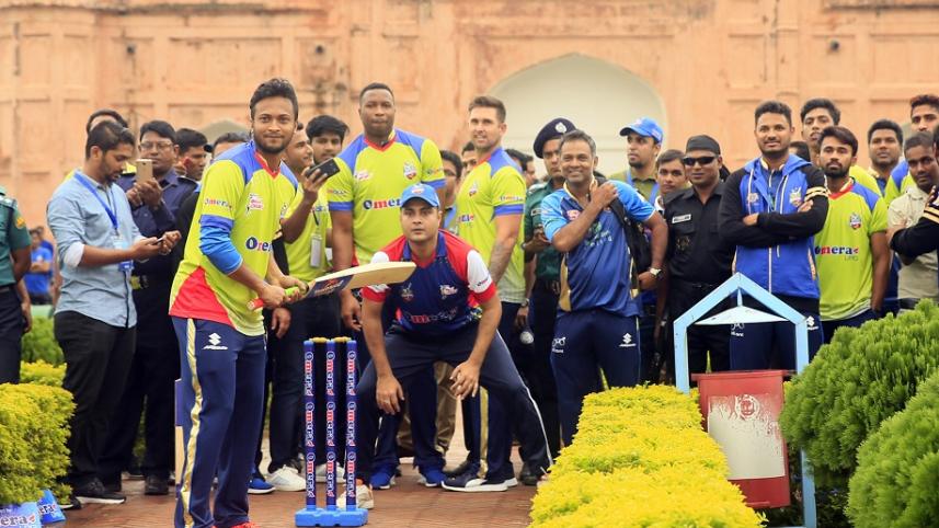 লালবাগ কেল্লায় সাকিবদের অন্যরকম দিন