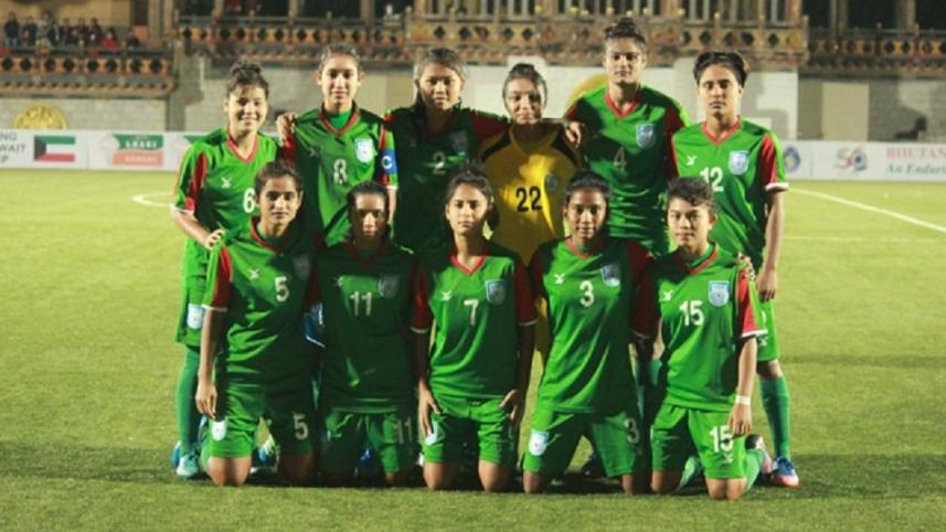 মেয়েদের ফুটবল