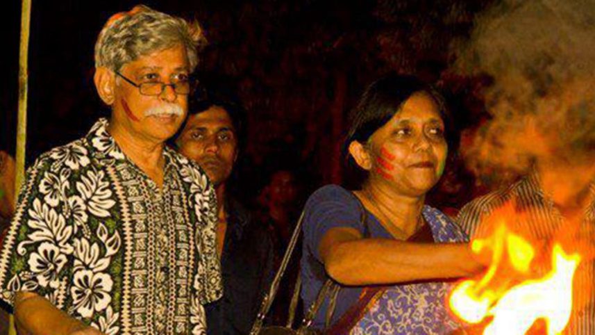 অধ্যাপক ডক্টর জাফর ইকবাল এবং তার স্ত্রী ডক্টর ইয়েসমীন হক