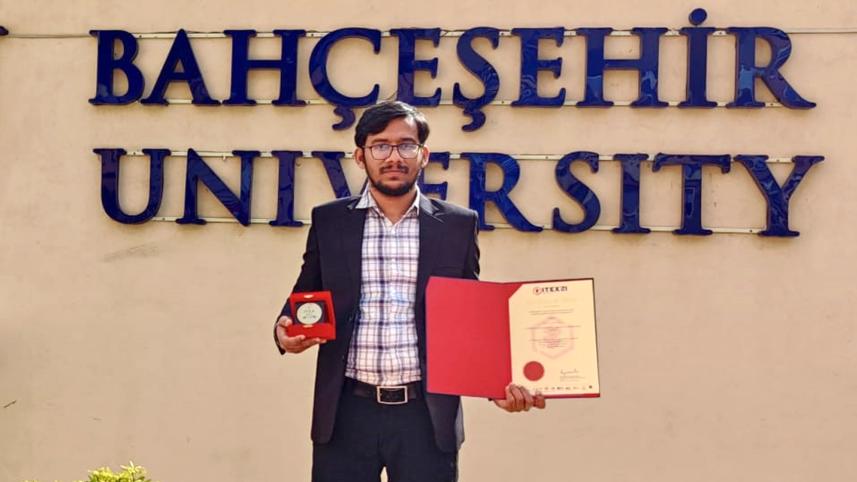 bangladeshi_student_wins_international_gold_medal_1.jpg