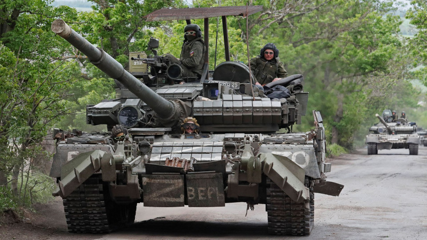 দোনেৎস্ক অঞ্চলের রুশ-সমর্থক বিচ্ছিন্নতাবাদী দলের সদস্যরা। ছবি: রয়টার্স