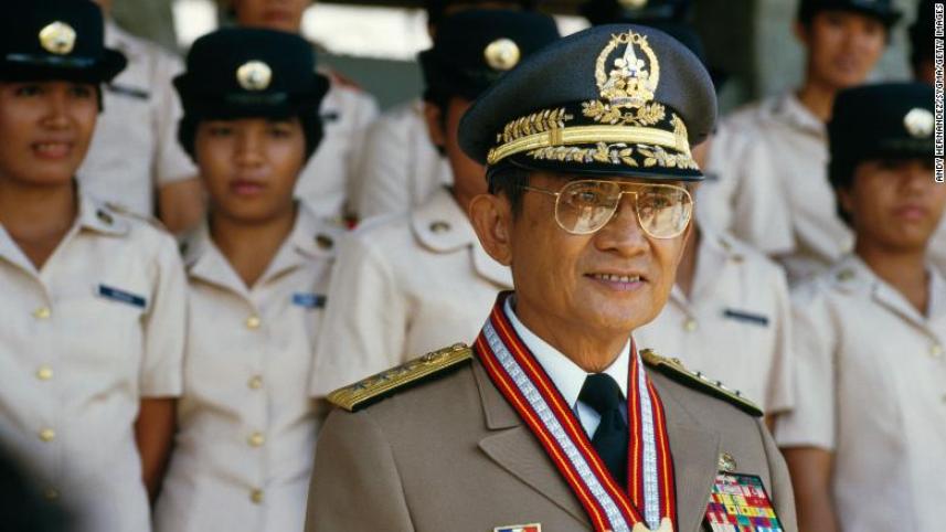 রাষ্ট্রপ্রধান হিসেবেও মিলিটারি মেজাজ অটূট রাখেন রামোস। ছবি: সিএনএন