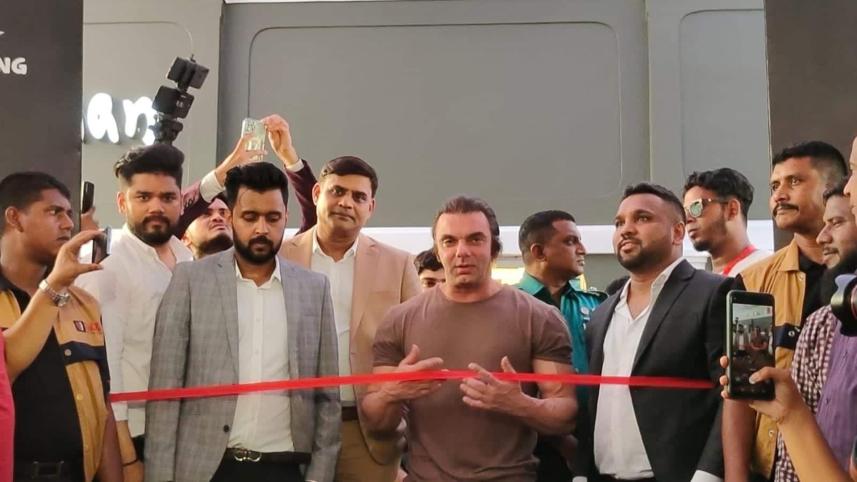 বাংলাদেশে এসে সালমানের পক্ষে ভালোবাসা জানালেন সোহেল খান