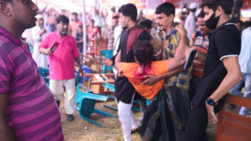 বরগুনায় আ. লীগের সম্মেলনে ২ গ্রুপের সংঘর্ষ, আহত ৫০