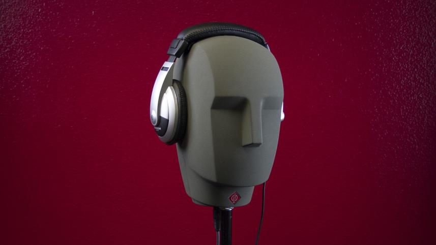 headphones-dummy-music-764864.jpg