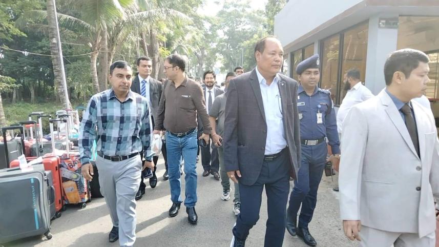 আখাউড়া স্থলবন্দর দিয়ে প্রতিনিধি দলটি বাংলাদেশে প্রবেশ করে