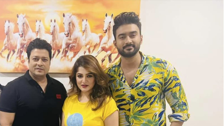 যে কারণে শ্রাবন্তীর সঙ্গে ফেরদৌস, রোশান