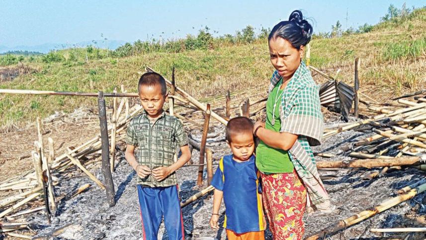 ভূমিদস্যুদের হাত থেকে ম্রো সম্প্রদায়কে রক্ষা করুন