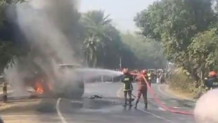 রাজশাহীতে মাইক্রোবাসের ধাক্কায় মোটরসাইকেল আরোহী নিহত