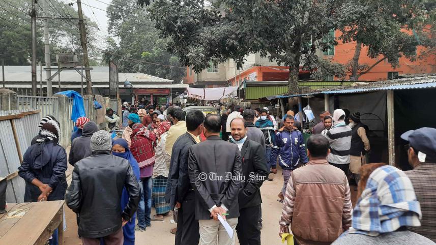 বিচারক ও নাজিরের অপসারণের দাবি