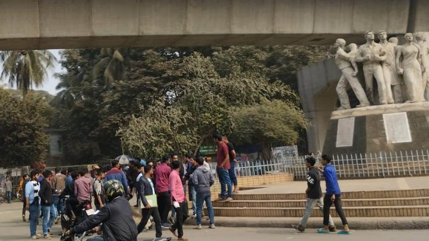 ঢাবি মারধর.jpg