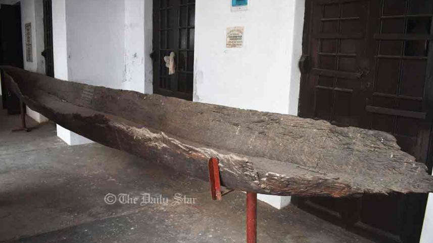 অযত্নে নষ্ট প্রত্নতাত্ত্বিক নিদর্শন