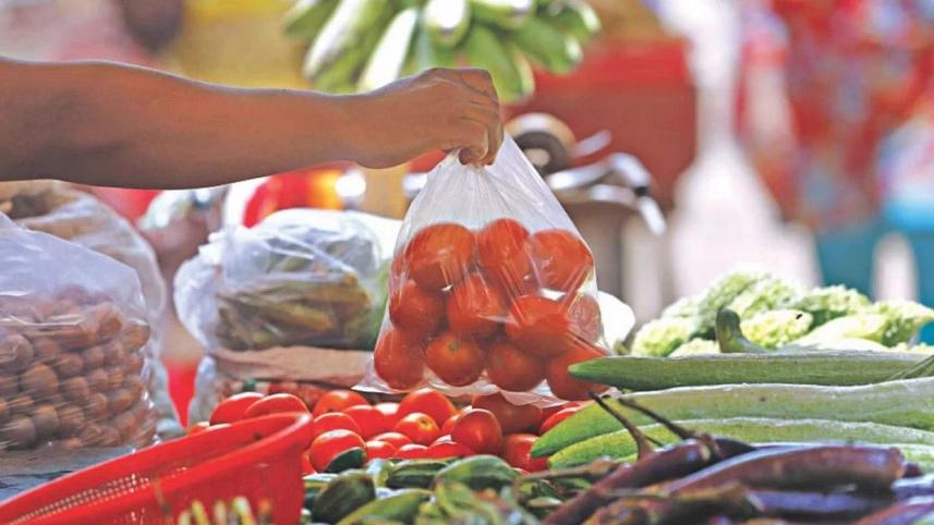 কাঁচাবাজারে পলিথিনের ব্যবহার