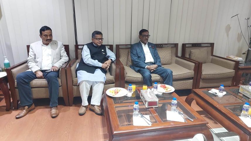 স্বাস্থ্য পরীক্ষার জন্য সিঙ্গাপুরের উদ্দেশে ওবায়দুল কাদের