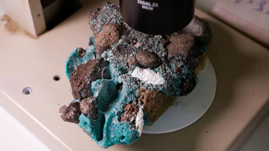 ব্রাজিল, প্লাস্টিকের পাথর, ত্রিনদাজ দ্বীপ, সবুজ কচ্ছপ,