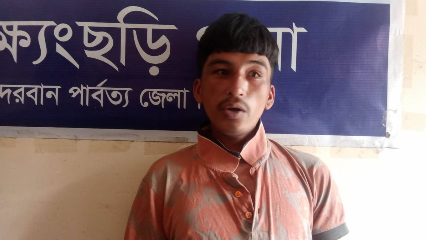 নাইক্ষ্যংছড়ি সীমান্ত থেকে নেপালি নাগরিক আটক 