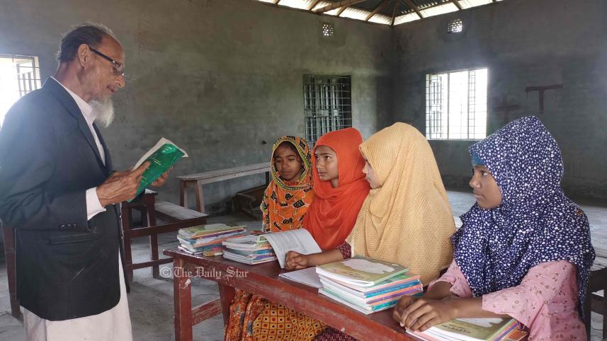 কৃষক মোসলেম উদ্দিন যখন শিক্ষক