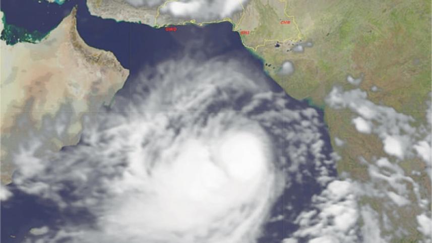 ঘুর্ণিঝড় বিপর্যয়ের স্যাটেলাইট চিত্র। ছবি: ডন